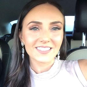 Meet your Posher, Leanne